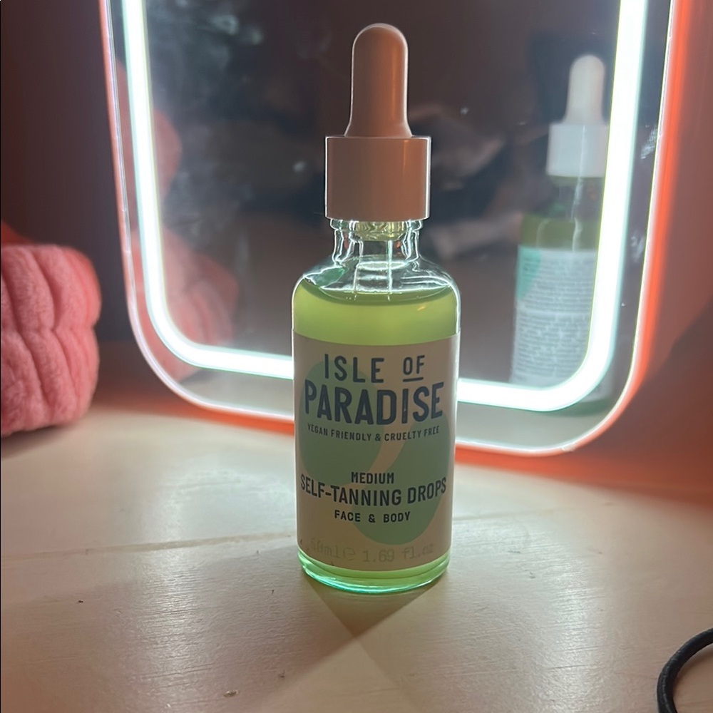 Isle of Paradise Medium Self-Tanning Drops - Green